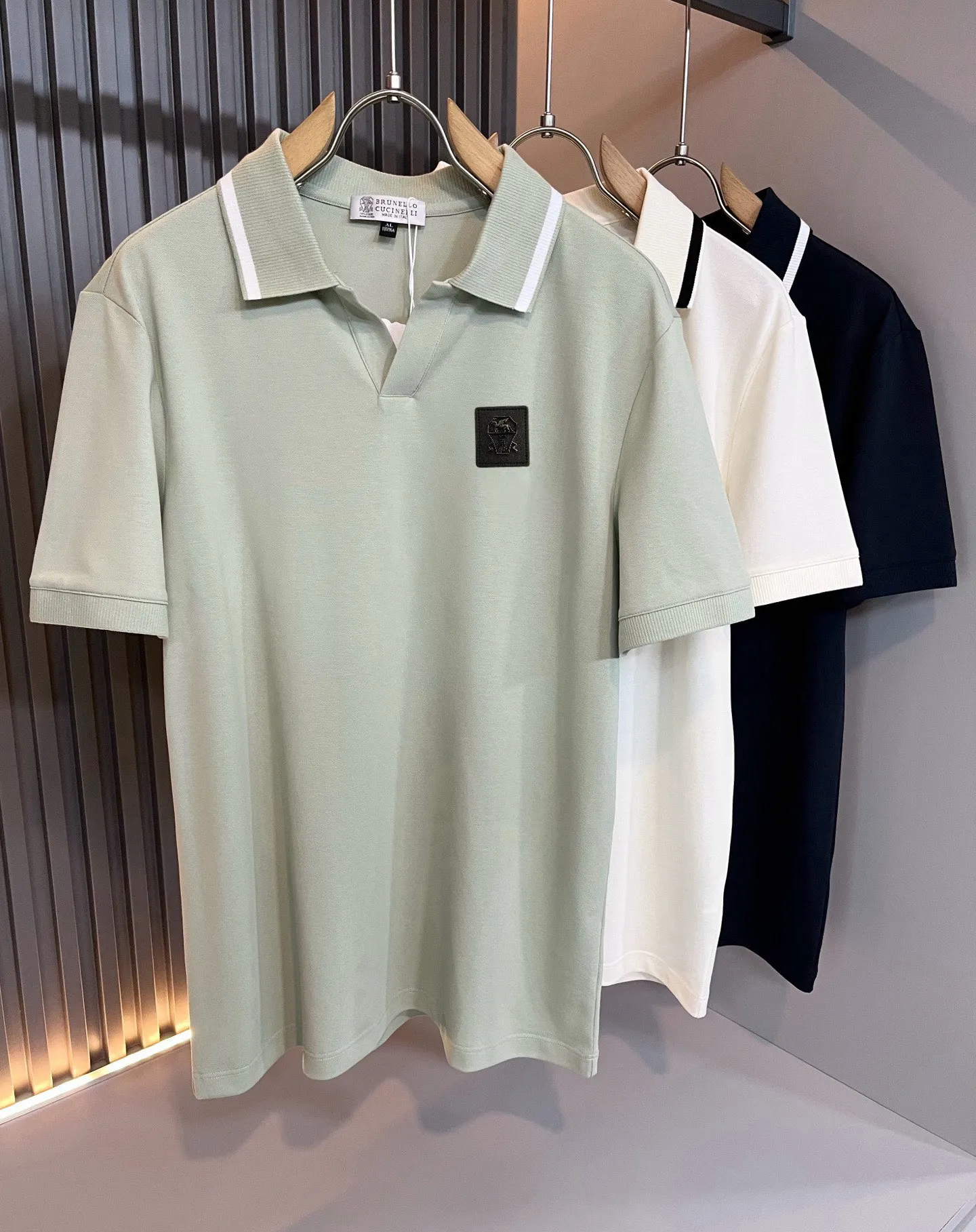 , BC-Brunello Cucineli 2026 Spring and Summer New Arrival men's short-sleeved Polo shirt, a fashionable Versatile item loved by many celebrities! The LOGO on the chest is super nice. Friends who like Classic simplicity must not miss this one! The calm and elegant brand style has always been favored by the upper class! It is also the best choice for fashion items! The upper body is so handsome, highly recommended! ! ! The biggest attraction of this short-sleeved shirt is not only its own brand added value, but also the fact that this short-sleeved shirt is very cost-effective in terms of color matching and material! Customized original exclusive mesh cotton material design! Environmentally friendly washing, customized fabrics, and pre-shrinking treatment ensure a crisp fit. The combed cotton fabric feels super soft and smooth and absorbs sweat! It does not deform after washing, feels comfortable and smooth, and the upper body is soft and comfortable. The classic fashionable lapel design is simple but not complicated, and it is very attractive! Sizes:M-4XL